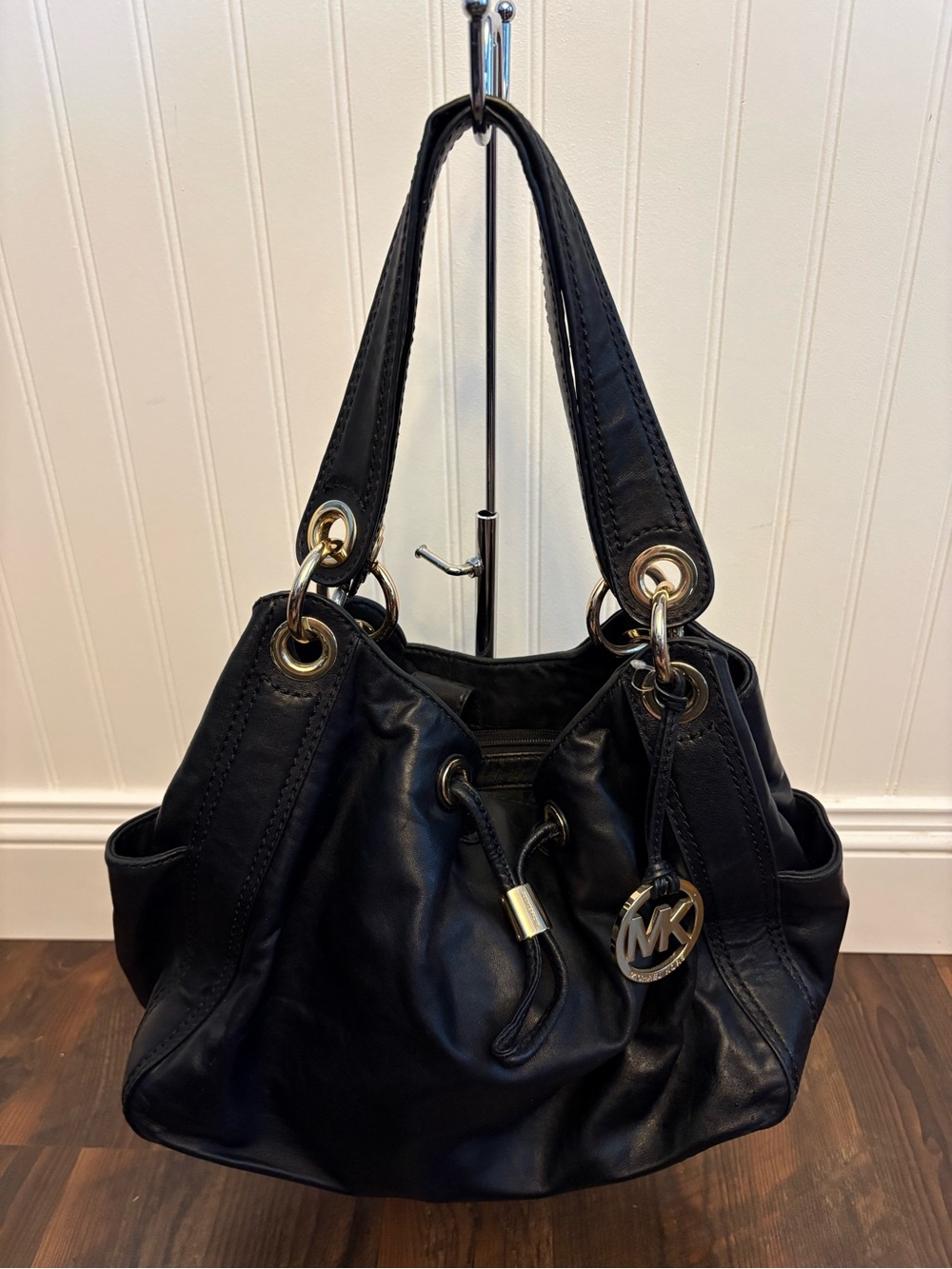 Michael Kors Large Black Leather Drawstring Shoulder Bag Gold Hardware Tote